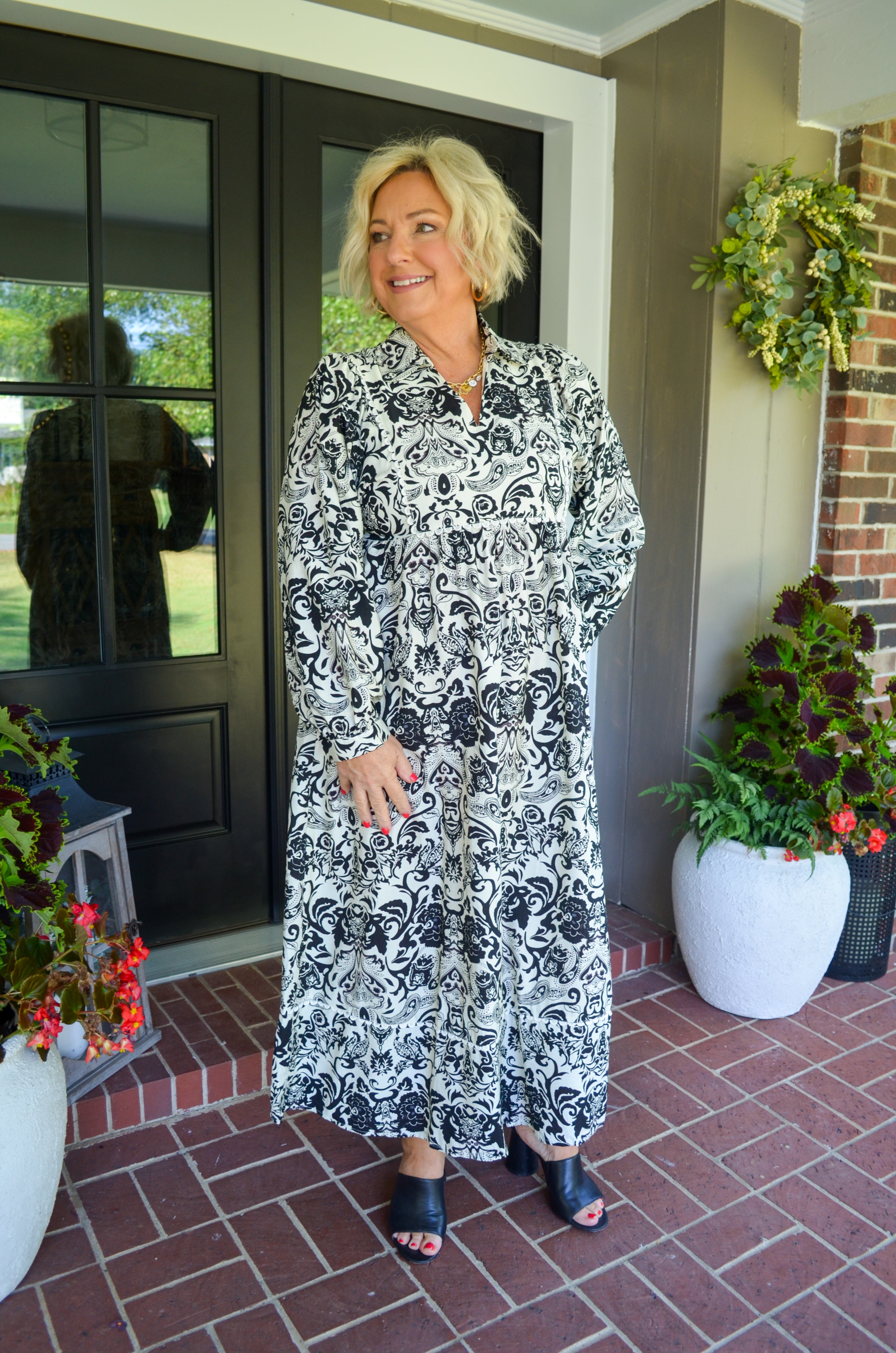 Beyond Lovely Midi Dress Black