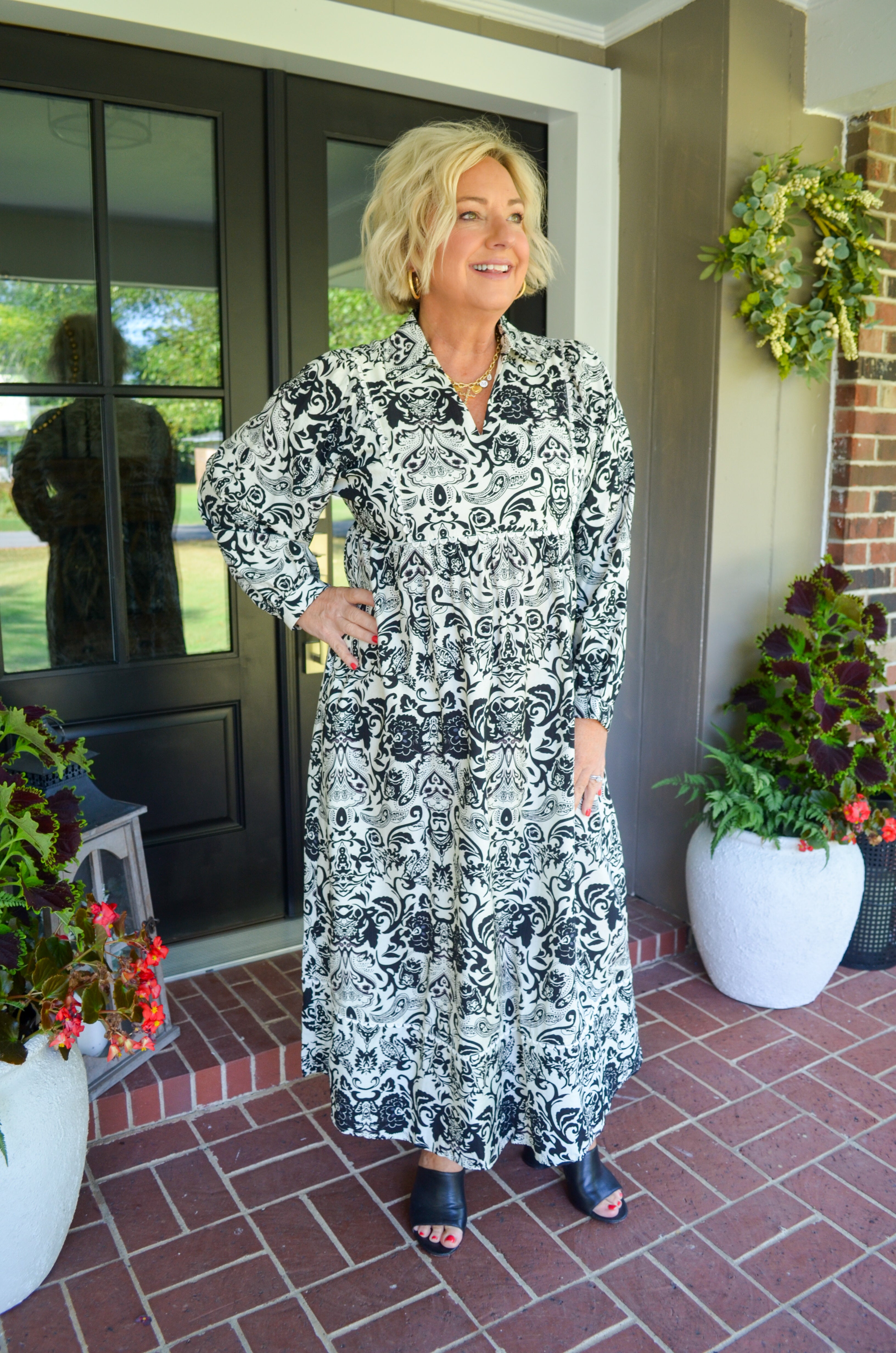 Beyond Lovely Midi Dress Black