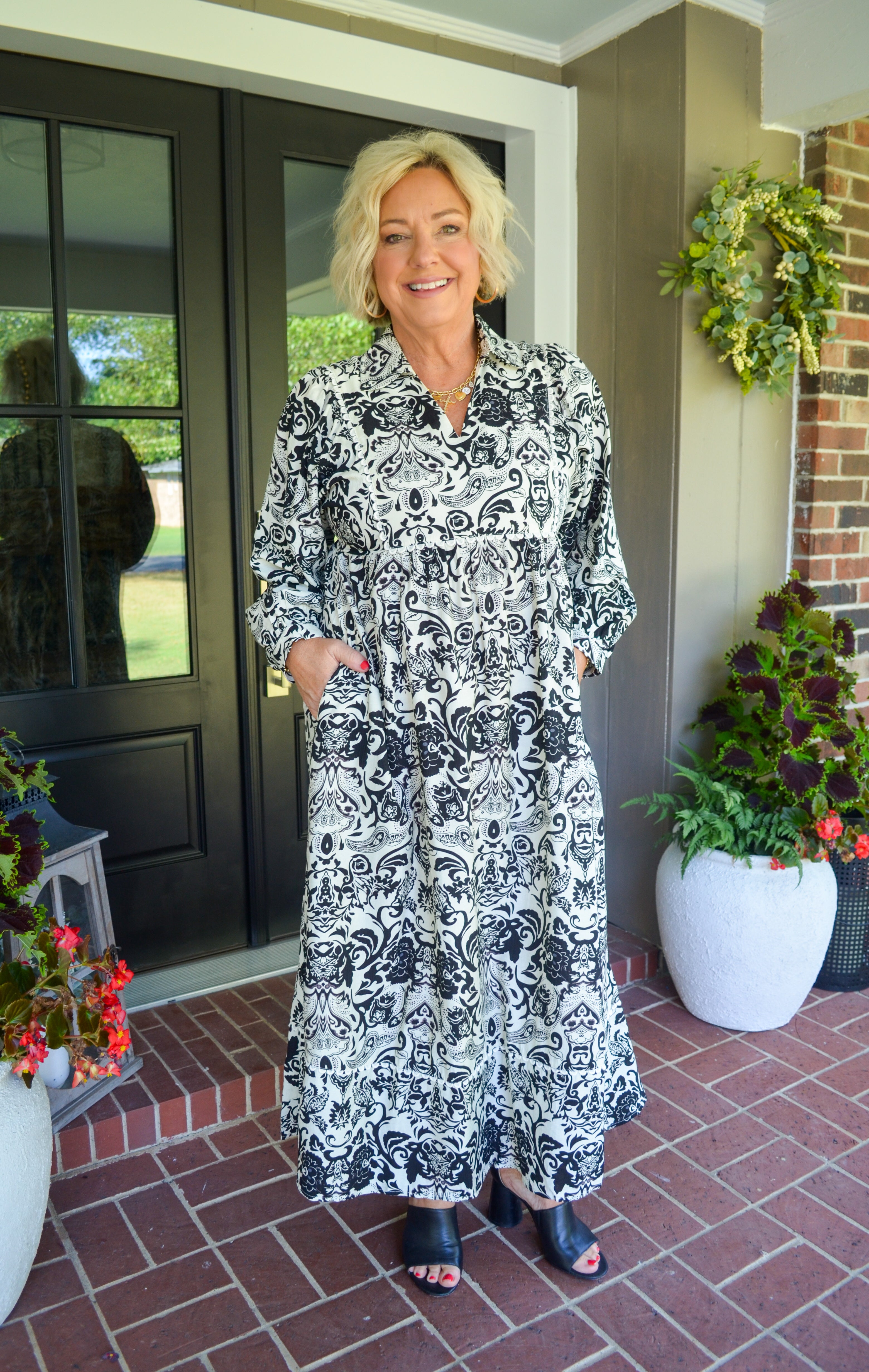 Beyond Lovely Midi Dress Black