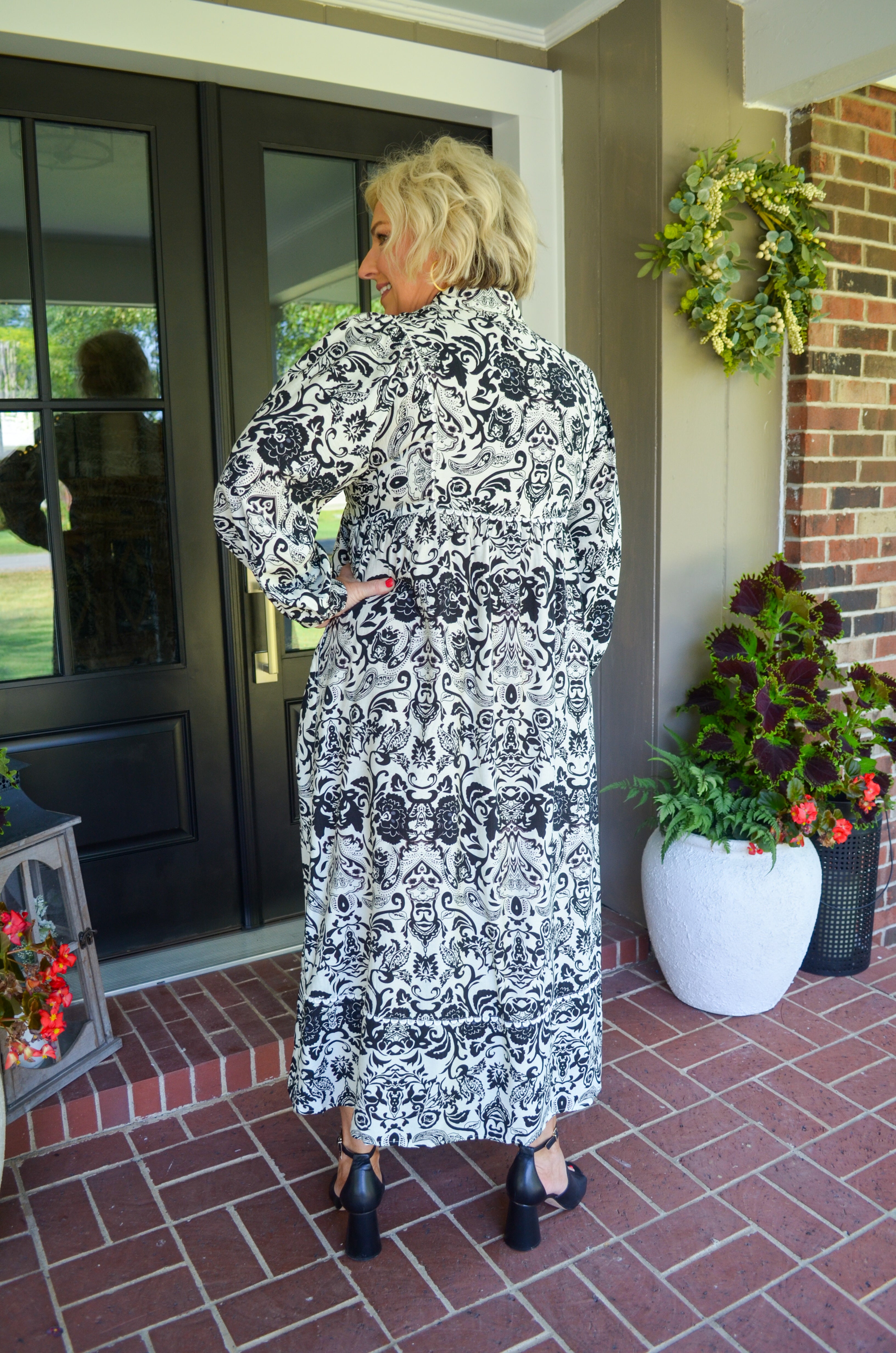 Beyond Lovely Midi Dress Black