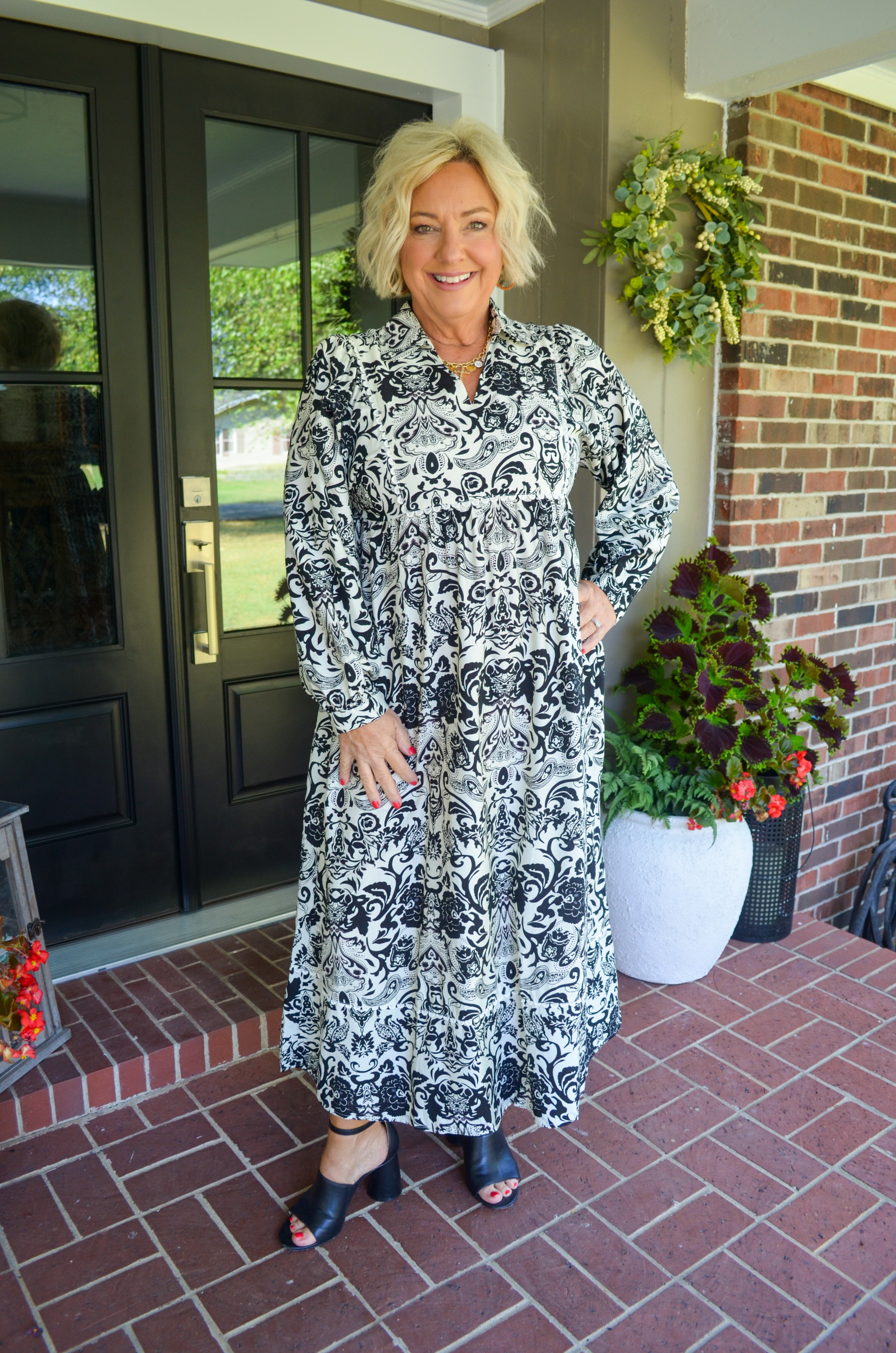 Beyond Lovely Midi Dress Black